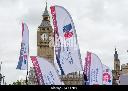 Royal College of Nursing Smash the Cap Demonstration auf dem Parliament Square, London, England, Großbritannien. Kredit: Benjamin John/ Alamy Live Nachrichten Stockfoto