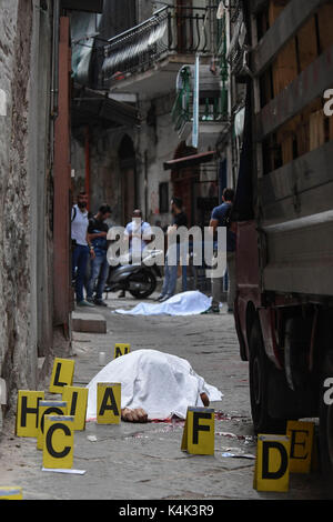 Neapel, Italien. 6. September 2017. Zwei Mord der Camorra in Neapel, die Opfer Edoardo Amoruso Schwager des Giuliano Brüder, der ehemalige Chef der Forcella ist Salvatore Dragonetti Credit: Unabhängige Fotoagentur Srl/Alamy leben Nachrichten Stockfoto