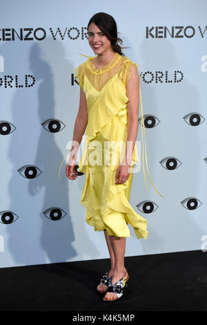 Margaret Qualley bei einem Sommerfest der Signatur" Kenzo Welt' in Madrid am Mittwoch, 06. September 2017. Stockfoto