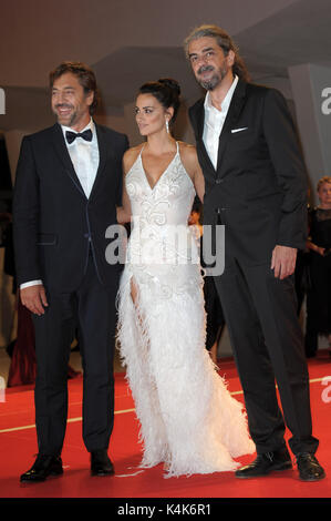 Venedig, Italien. 06 Sep, 2017. 74. Filmfestival von Venedig, roten Teppich Film "Lieben Pablo' dargestellt: Javier Bardem, Penelope Cruz, Fernando LeÃ³n de Aranoa Credit: Unabhängige Fotoagentur Srl/Alamy leben Nachrichten Stockfoto