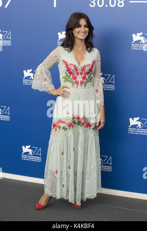 Venedig, Italien. 06 Sep, 2017. Penelope Cruz während der "Lieben Pablo' Fotoshooting auf dem 74. Internationalen Filmfestival von Venedig im Palazzo del Casino on September 06, 2017 in Venedig, Italien | Verwendung weltweit/picture Alliance Quelle: dpa/Alamy leben Nachrichten Stockfoto