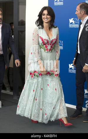 Venedig, Italien. 06 Sep, 2017. Penelope Cruz während der "Lieben Pablo' Fotoshooting auf dem 74. Internationalen Filmfestival von Venedig im Palazzo del Casino on September 06, 2017 in Venedig, Italien | Verwendung weltweit/picture Alliance Quelle: dpa/Alamy leben Nachrichten Stockfoto