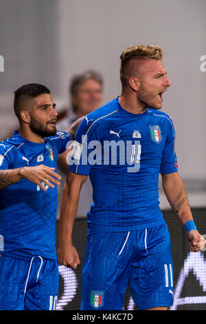 Reggio Emilia, Italien. 5. Sep 2017. (R-L) Ciro unbeweglich, Lorenzo Insigne (ITA) Fußball: Ciro unbeweglich von Italien feiert nach ihrem ersten Ziel zählen während der FIFA WM Russland 2018 European Qualifier Gruppe G Match zwischen Italien 1-0 Israel bei Mapei Stadion in Reggio Emilia, Italien. Credit: Maurizio Borsari/LBA/Alamy leben Nachrichten Stockfoto