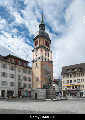 Türmli, Museumsturm mit Wilhelm Tell Denkmal, Marktplatz, Altdorf, Uri, Schweiz Stockfoto