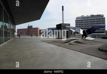 Ein Spielplatz außerhalb Dokk 1, eine neue Kultur und Multimedia Haus in Aarhus, Dänemark. Stockfoto