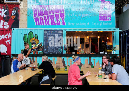 Aarhus Street Food, eine permanente Street Food Markt in Aarhus, Dänemark. Stockfoto