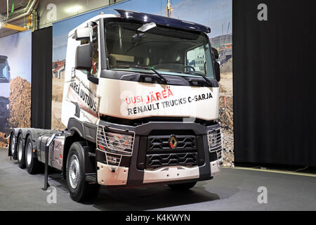 Jyväskylä, Finnland - 18. Mai 2017: weiße Renault Trucks c für den Bau von Renault Trucks Finnland auf kuljetus 2017, eine professionelle Veranstaltung Stockfoto