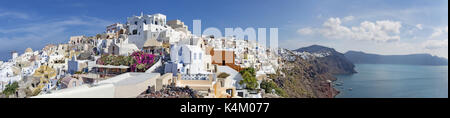 Santorin, Griechenland - 5. Oktober 2015: Das Panorama von Oia. Stockfoto