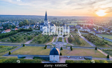 France, seine-Maritime (76), Saint-Martin-de-Boscherville, abbaye Saint-Georges de Boscherville le soir (vue aérienne) // Frankreich, seine-Maritime, Sain Stockfoto