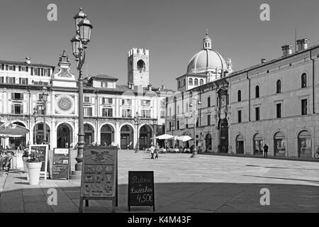 BRESCIA, Italien - 20. Mai 2016: Das Panorama der Piazza della Loggia Quadrat. Stockfoto