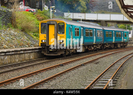 Arriva Trains Wales Pkw Zug Der Bahnhof von Blaenau Ffestiniog Wales Stockfoto