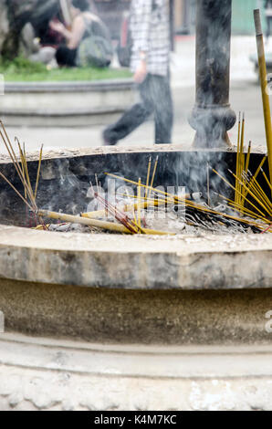 HONG KONG, CHINA - 4. Mai 2013: ein Ort der Anbetung in Ngong Ping Village auf Lantau, Hong Kong Stockfoto