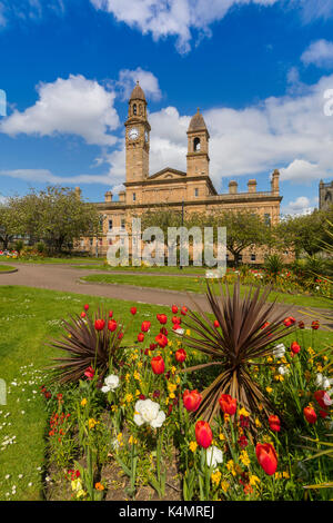 Paisley Rathaus und Gärten bei Dunn Square, Paisley, Renfrewshire, Schottland, Großbritannien, Europa Stockfoto