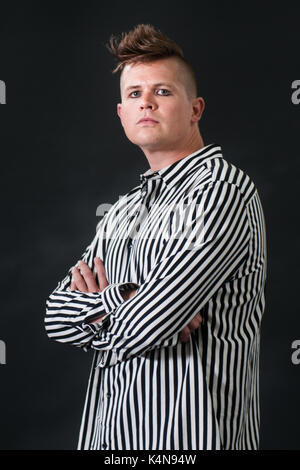 Dichter Lukas Wright besucht einen Fotoauftrag während des Edinburgh International Book Festival am 12. August 2017 in Edinburgh, Schottland. Stockfoto