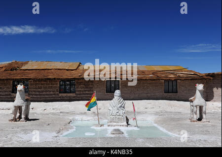Das Hotel de Sal Playa Blanca, dem ersten Salz Hotel auf der Salt Flats in Uyuni, Bolivien entfernt Stockfoto
