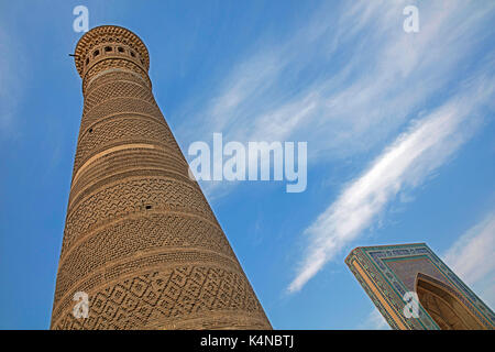 Der Backstein Kalyan Minarett der Po-i-Kalyan/Poi Kalon Moschee Komplex in Buchara, Usbekistan Stockfoto