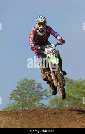 CARDANO AL CAMPO, ITALIEN - SEPTEMBER 2013; ein Motocross Rennen. Stockfoto