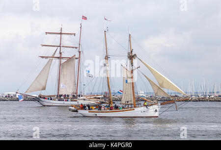 Warnemünde/Deutschland - 12. August 2017: Segelschiffe bei öffentlichen Veranstaltung Hanse Sail in Warnemünde, Deutschland. Stockfoto