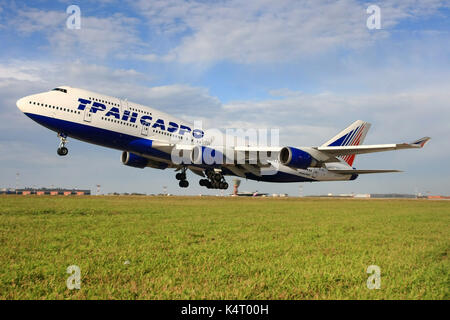 Scheremetjewo, Moskau, Russland - 19. September 2012: "Transaero" Ailrlines Boeing 747-446 EI-XLI nehmen Sie an den internationalen Flughafen Sheremetyevo. Stockfoto