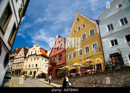 Eine Straßenszene in Füssen, Bayern, Deutschland. Stockfoto