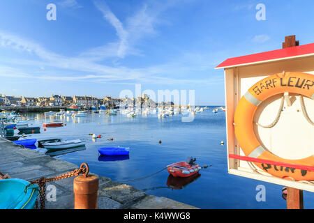 France, Manche (50), Cotentin, Barfleur, labellisé Les Plus Beaux Villages de France, le Port de pêche // France, Manche, Cotentin Peninsula, Barfleur Stockfoto