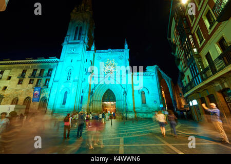 Catedral de Santiago in der Nacht, Bilbao, Vizcaya, Baskenland, Euskadi, Spanien, Europa Stockfoto