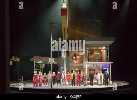 Die Besetzung der Curtain Call an Wagners Rheingold, Bayreuth Opera Festival 2017, Bayern, Deutschland Stockfoto