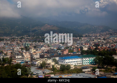 Erhöhte Blick über Pokhara, Nepal. Stockfoto