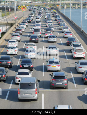 Der Verkehr auf der Autobahn, Südkorea, Seoul, 27. September 2015 Stockfoto