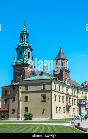 Royal Archcathedral Basilika des heiligen Stanislaus und Wenzel auf dem Wawel-hügel errichtet zwischen 1320-1364 - Krakau, Polen. Stockfoto