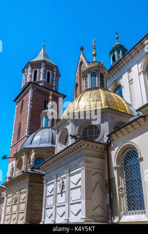 Royal Archcathedral Basilika des heiligen Stanislaus und Wenzel auf dem Wawel-hügel errichtet zwischen 1320-1364 - Krakau, Polen. Stockfoto