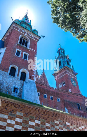 Royal Archcathedral Basilika des heiligen Stanislaus und Wenzel auf dem Wawel-hügel errichtet zwischen 1320-1364 - Krakau, Polen. Stockfoto