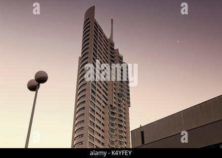 Hochhaus Neue Donau, vom Architekten Harry Seidler, Donaucity, Donaustadt, Wien, Österreich Stockfoto