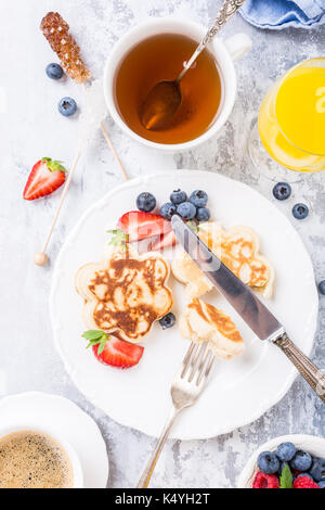 Frühstück mit Scotch Pfannkuchen Stockfoto