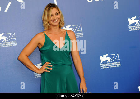 Venedig, Italien. 07 Sep, 2017. 74. Filmfestival von Venedig, Photocall Film "Il colore nascosto delle cose" dargestellt: Anna Ferzetti Credit: Unabhängige Fotoagentur Srl/Alamy leben Nachrichten Stockfoto