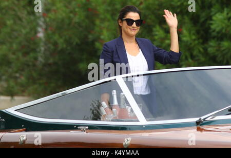 Venedig, Italien. September 2017. Luisa Ranieri ist am 7. September 2017 während des 74. Internationalen Filmfestivals in Venedig auf dem Lido von Venedig zu sehen. Quelle: Andrea Spinelli/Alamy Live News Stockfoto