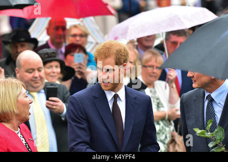 Moy, UK. 07 Sep, 2017. Prinz Harry besucht der Staatssekretär Garden Party auf Hillsborough Castle und Chats mit der lokalen Bevölkerung und Gäste. Hillsborough: UK: 07. Sept. 17 Credit: Mark Winter/Alamy leben Nachrichten Stockfoto