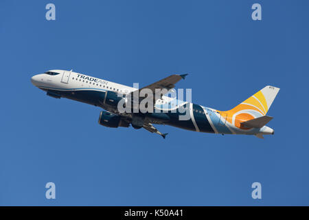 Barcelona, Spanien - 14. August 2017: Ellinair British Aerospace Avro RJ85 vom Flughafen El Prat in Barcelona, Spanien. Stockfoto