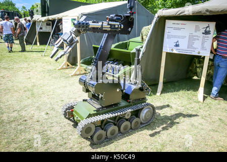 ZAGREB, KROATIEN - 28. MAI 2017: Telerob Beseitigung von Explosivstoffen und Beobachtung Roboter auf der 26. Jahrestag der Gründung der Cro ausgesetzt Stockfoto