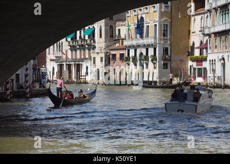 RA Reise in die antike Stadt von Venedig, Romantisches Wochenende im Meer, malerische Gebäude, Kanäle und Wasserwege Stockfoto