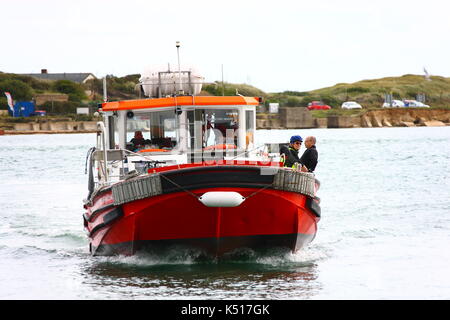 Hochwasser in Langstone Hafen - Stolz der Hayling seine regelmäßige Fuß Passagier Überfahrt von Hayling Island zu Eastney. Stockfoto