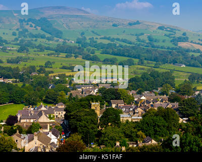 Blick über den Peak Distric National Park Landschaft und die Hoffnung Valley in Castleton in Derbyshire in England Großbritannien Stockfoto