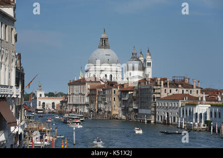 RA Reise in die antike Stadt von Venedig, Romantisches Wochenende im Meer, malerische Gebäude, Kanäle und Wasserwege Stockfoto