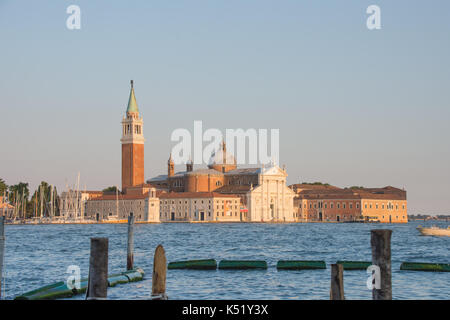 RA Reise in die antike Stadt von Venedig, Romantisches Wochenende im Meer, malerische Gebäude, Kanäle und Wasserwege Stockfoto