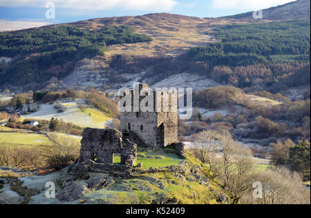 Dolwyddelan Castle Dolwyddelan in Nordwales. Es wurde zum Teil im frühen 13. Jahrhundert von Prinz Llywelyn gebaut, aber später geändert. Stockfoto