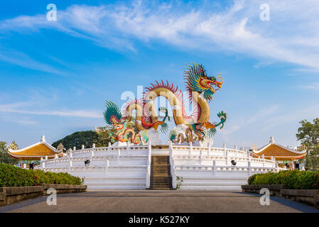 Drachen Statue Wahrzeichen in Nakornsawan. Thailand Stockfoto