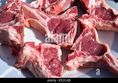 Nahaufnahme von rohem Fleisch fertig zu kochen Stockfoto
