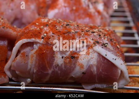Nahaufnahme von rohem Fleisch fertig zu kochen Stockfoto