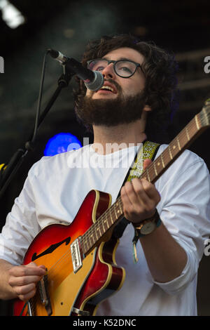 Thornhill, Schottland, Großbritannien - 2 September, 2017: Ross Leighton von Scottish indie Band Fatherson während der 2. Tag des elektrischen Feldern Festival. Stockfoto