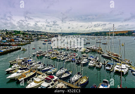 Falmouth Cornwall äußeren Hafen Marina Yachten und Boote neben dem National Maritime Museum Stockfoto